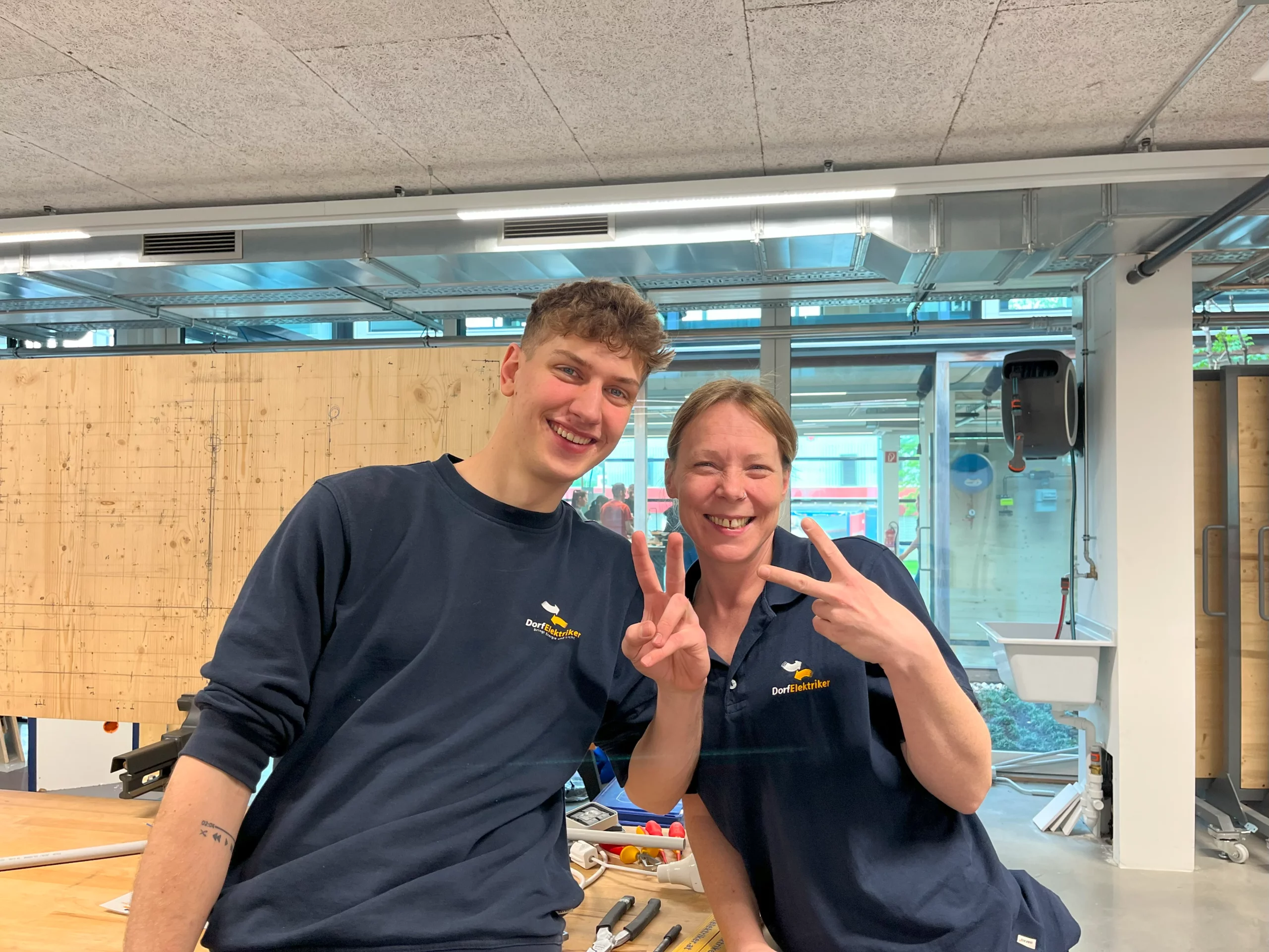 Ausbildung beim Dorfelektriker