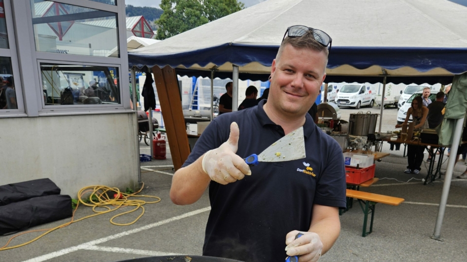 Sommerfest beim Dorfelektriker, Andre Helfer