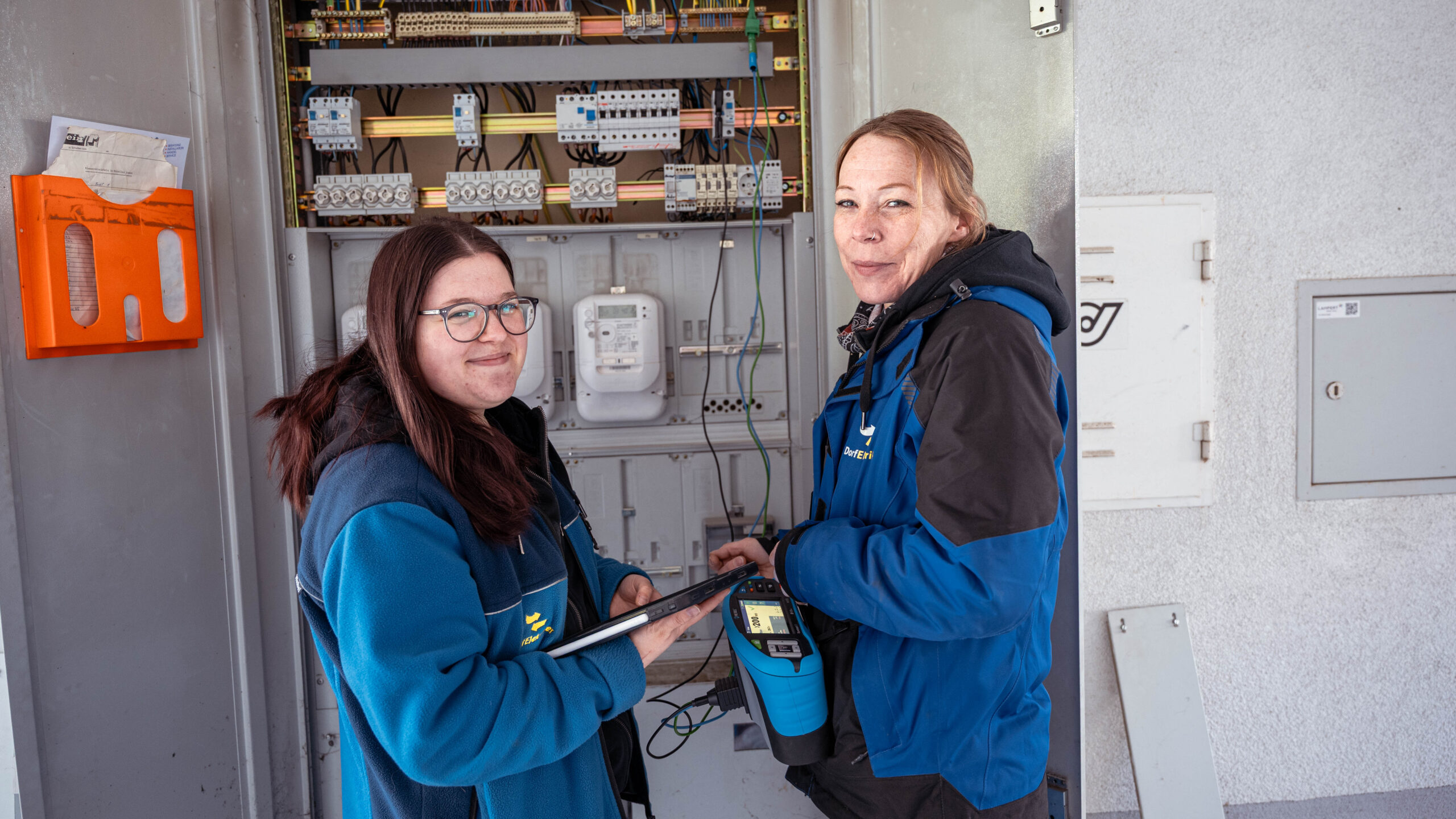 Jeanine Lang, Jeannette Gantschacher beim E-Check in Feldkirch