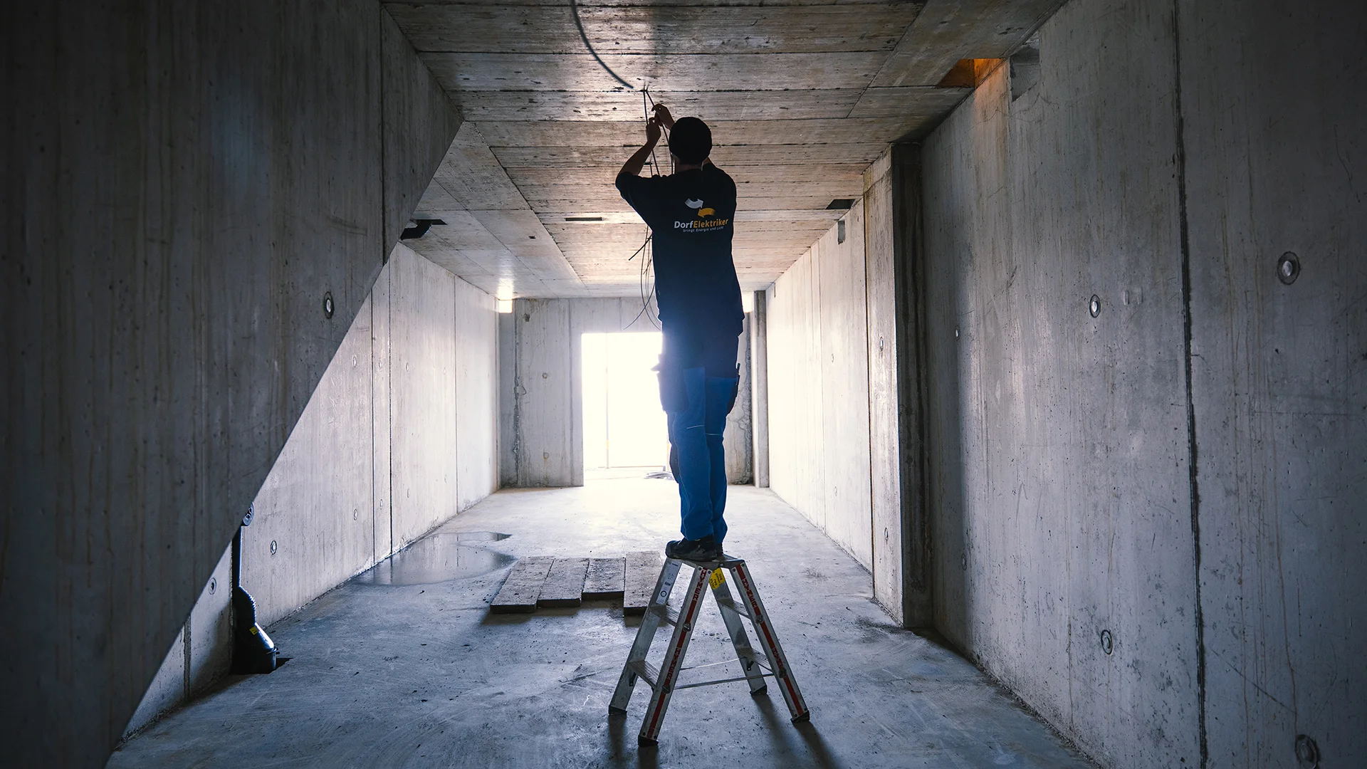 Elektroinstallation Grüneck Golm, Dorfelektriker, Kabel einziehen