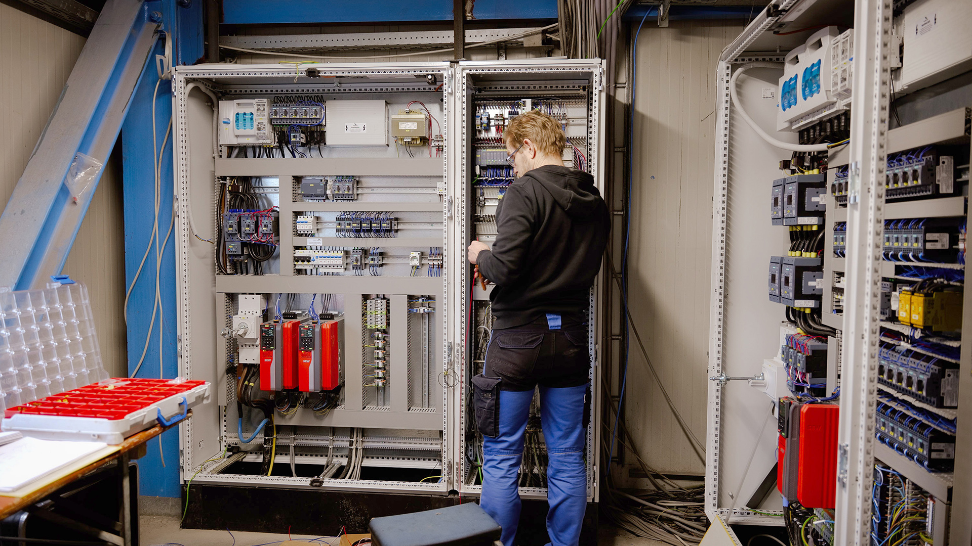 Neuer Steuerungskasten für die Mischanlage bei Normbeton in Koblach