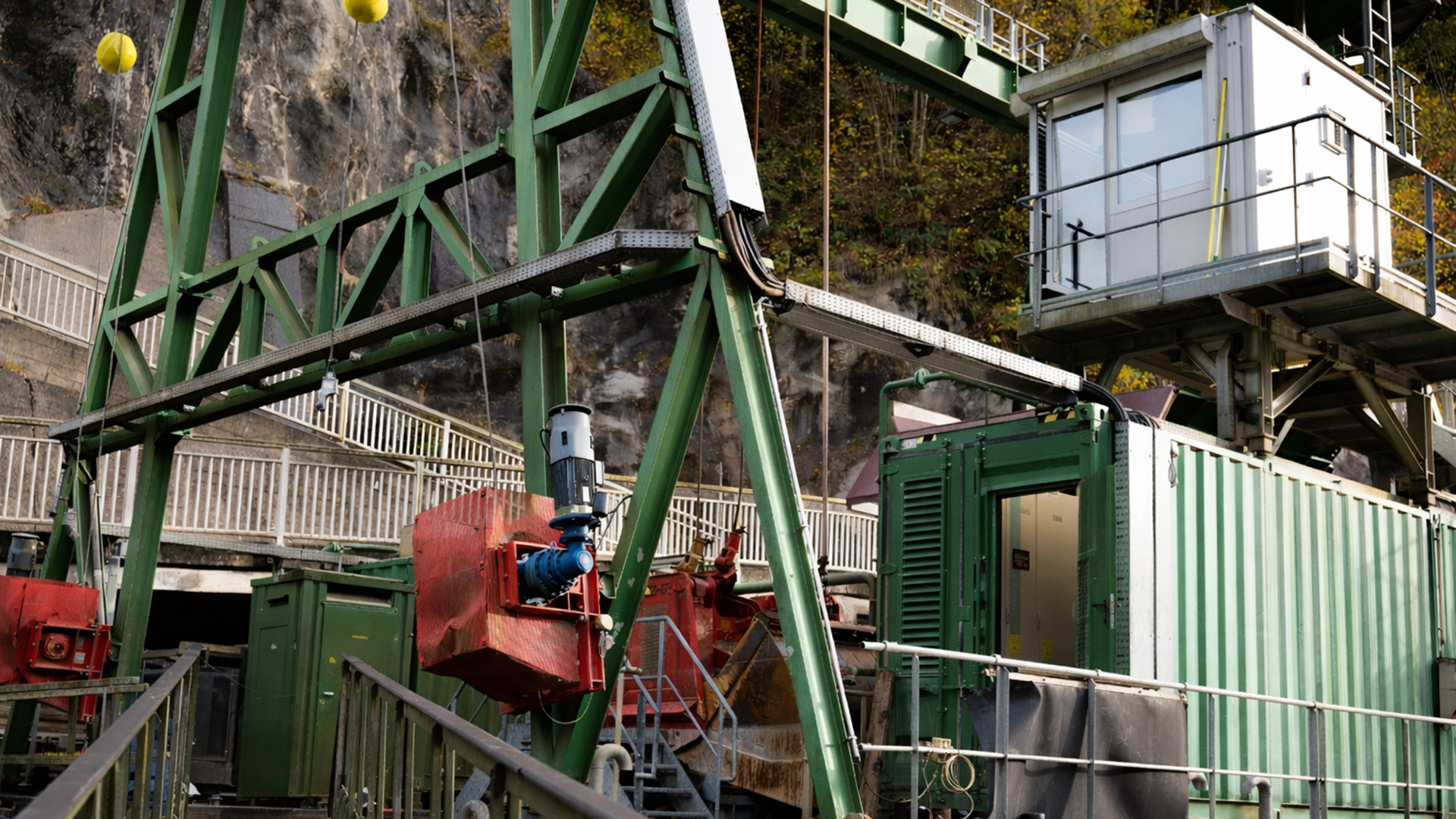 E-Check beim Schimmbagger in Raggal durchgeführt vom Dorfelektriker