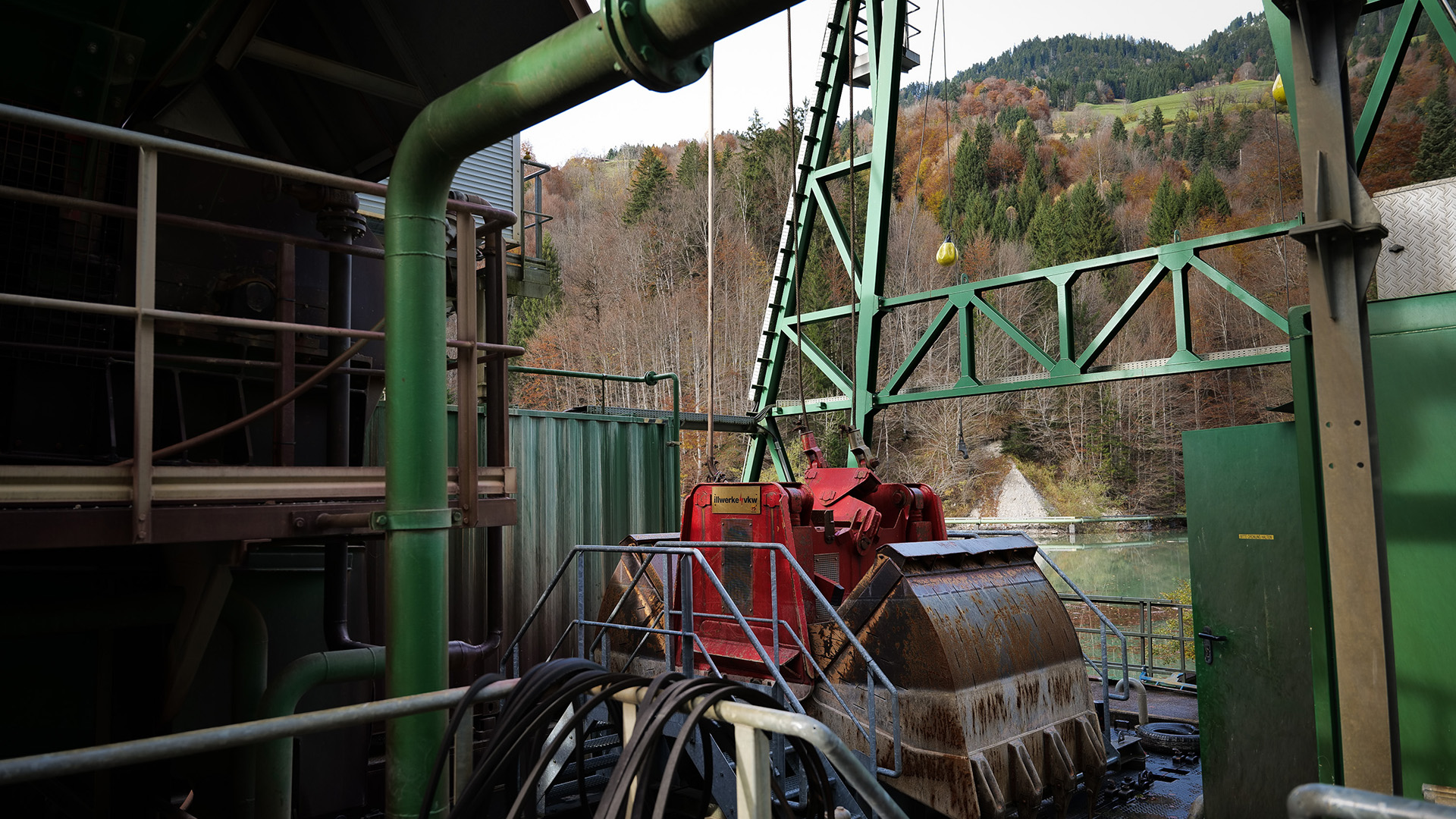 Dorfelektriker ist der Experte für E-Check für Gewerbe und Industrie sowie Sonderkonstruktionen