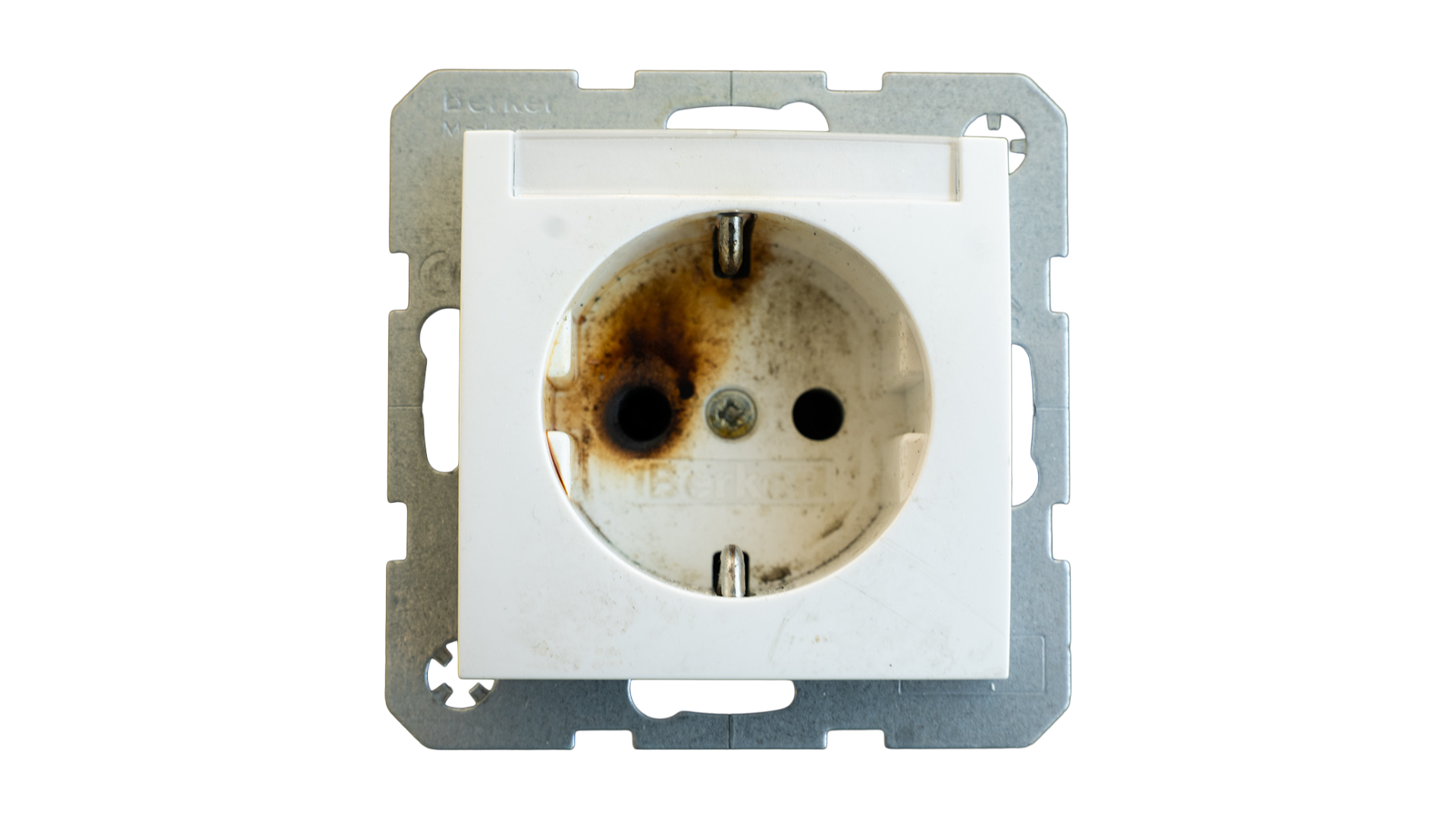 Schukosteckdose durchgeschmort durch E-Auto laden.