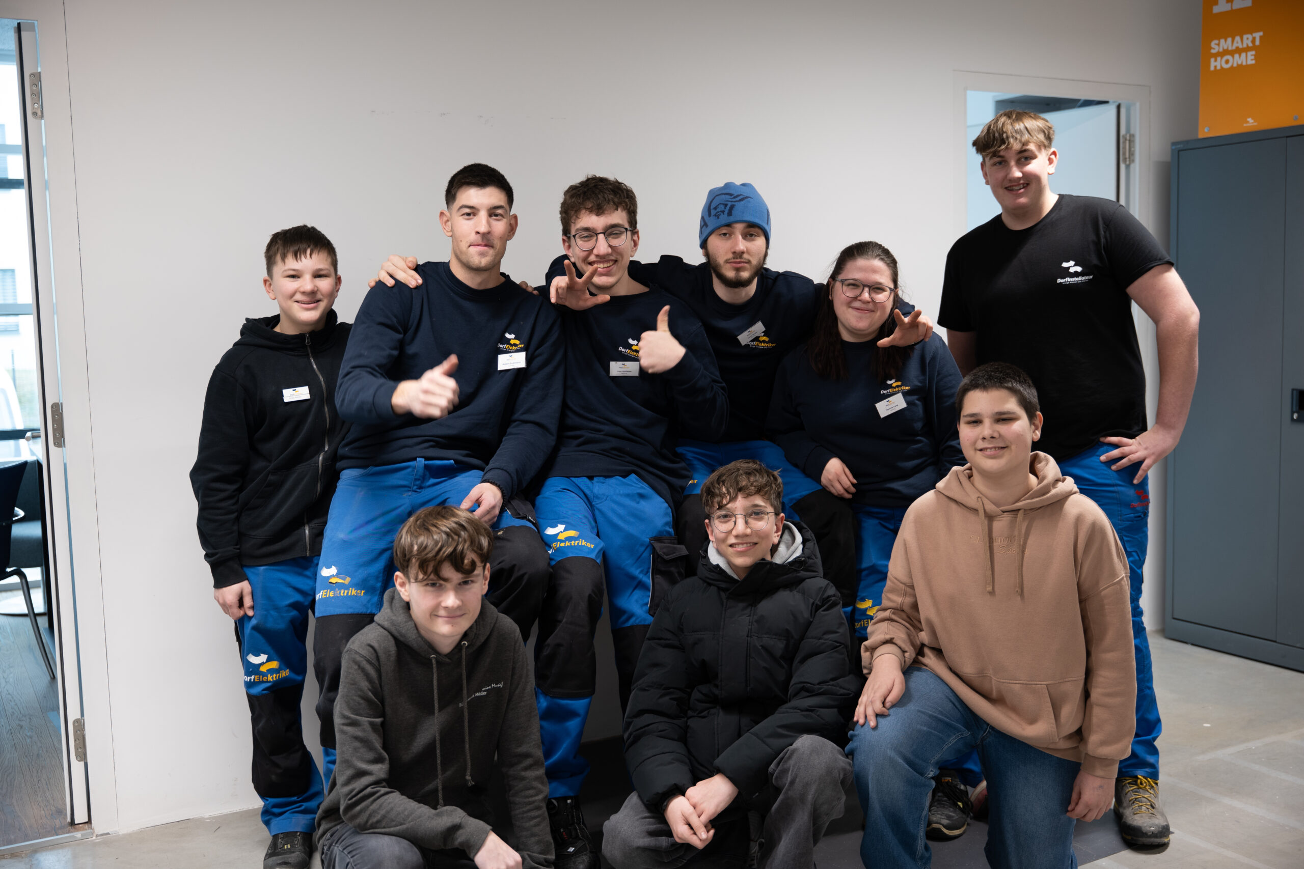 Tag Der Offenen Lernwerkstatt im Glashaus beim Dorfelektriker Teamfoto