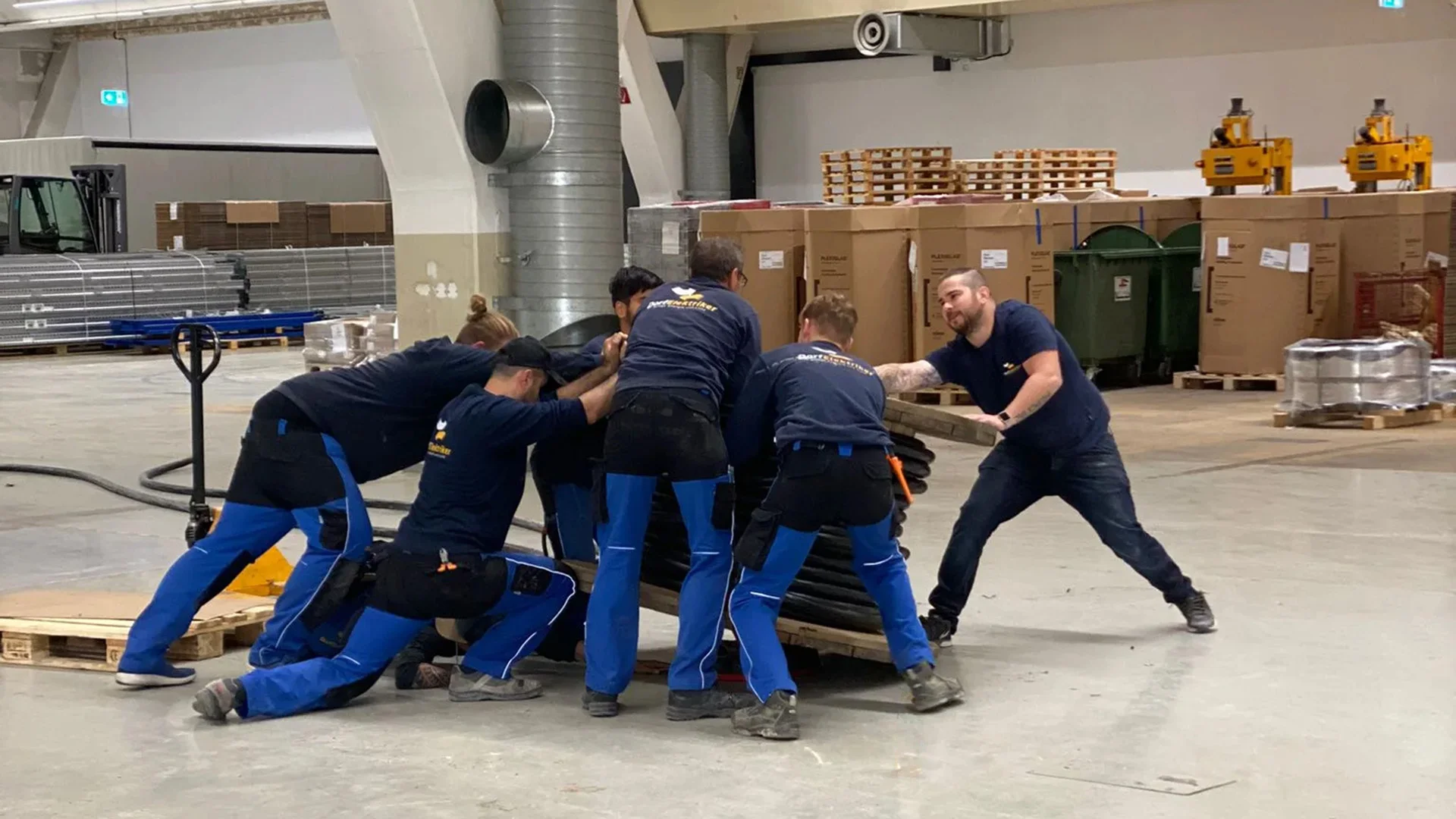 Eric Fussenegger und Team, Zuleitung legen
