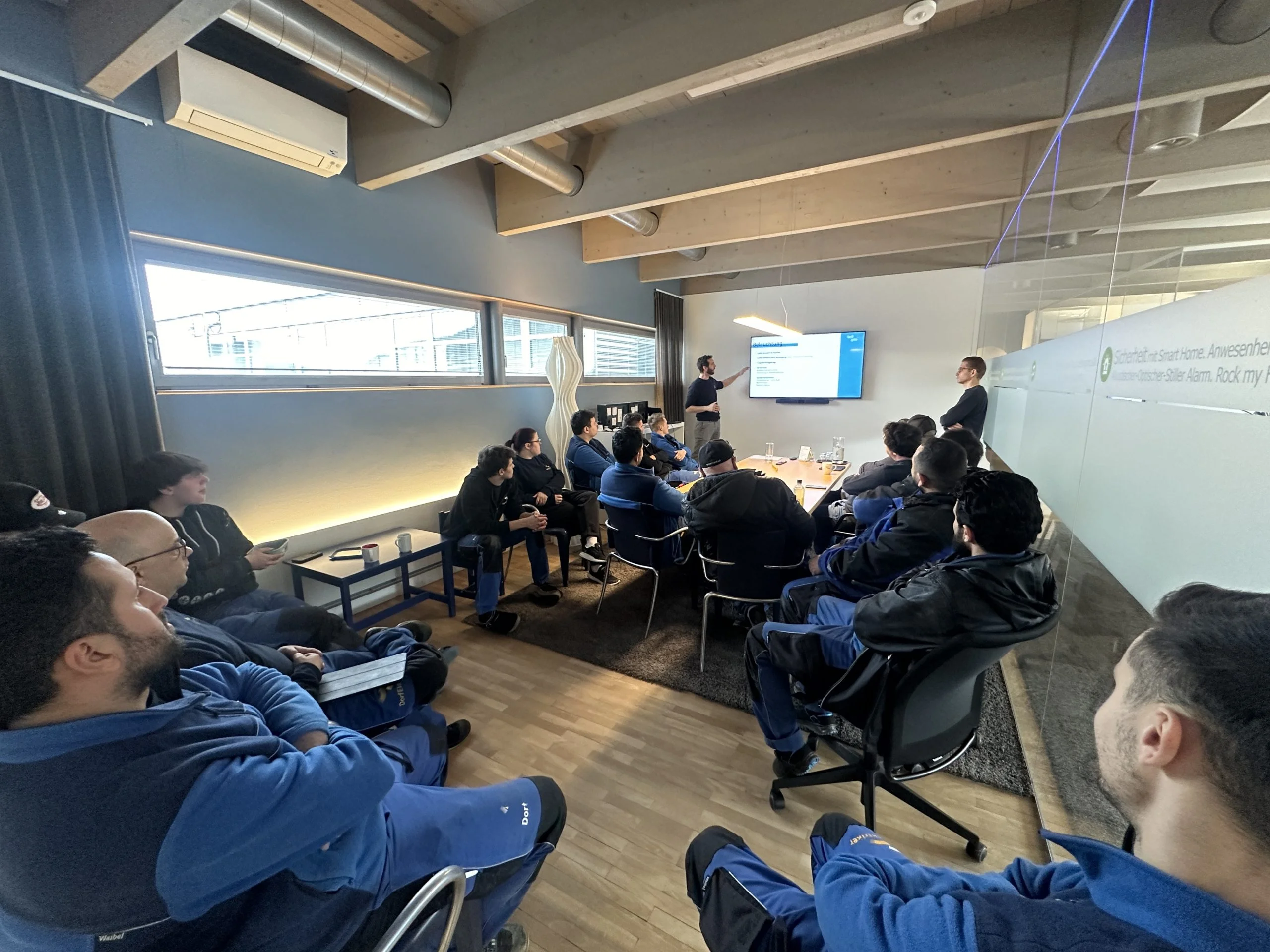 Stammtisch Weiterbildung beim Dorfelektriker im Rahmen der Dorfakademie.