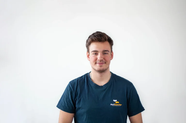 Joel Wolfgang, Ausbildung zum Elektrotechniker