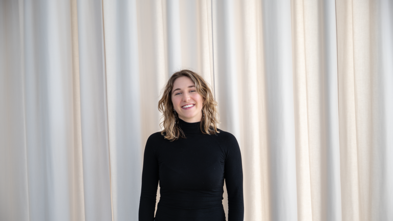 Lena Mittelberger, Mitarbeiterin beim Dorfelektriker, stromport