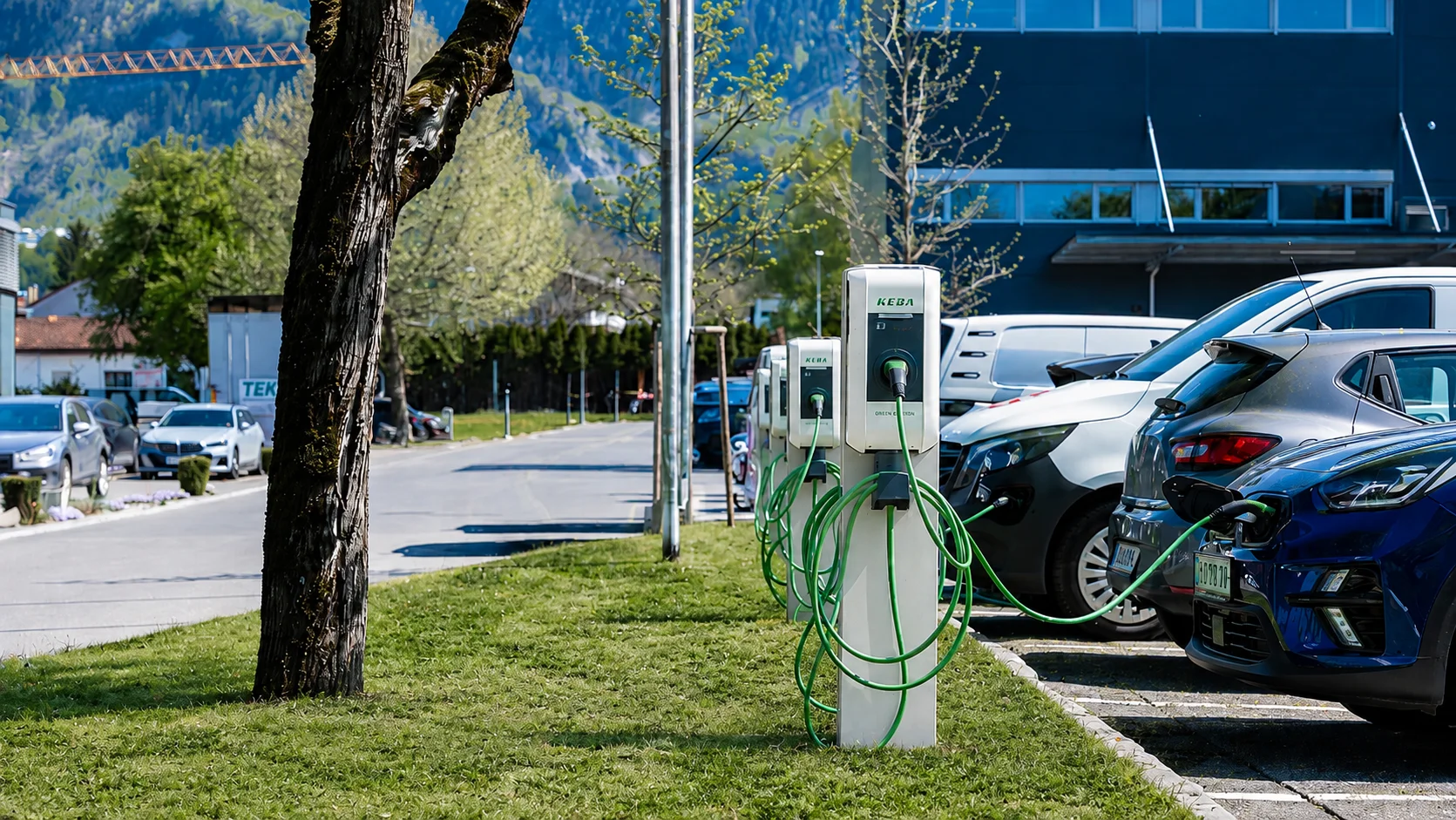 Stauzone E-Mobilität, 8 Ladestationen