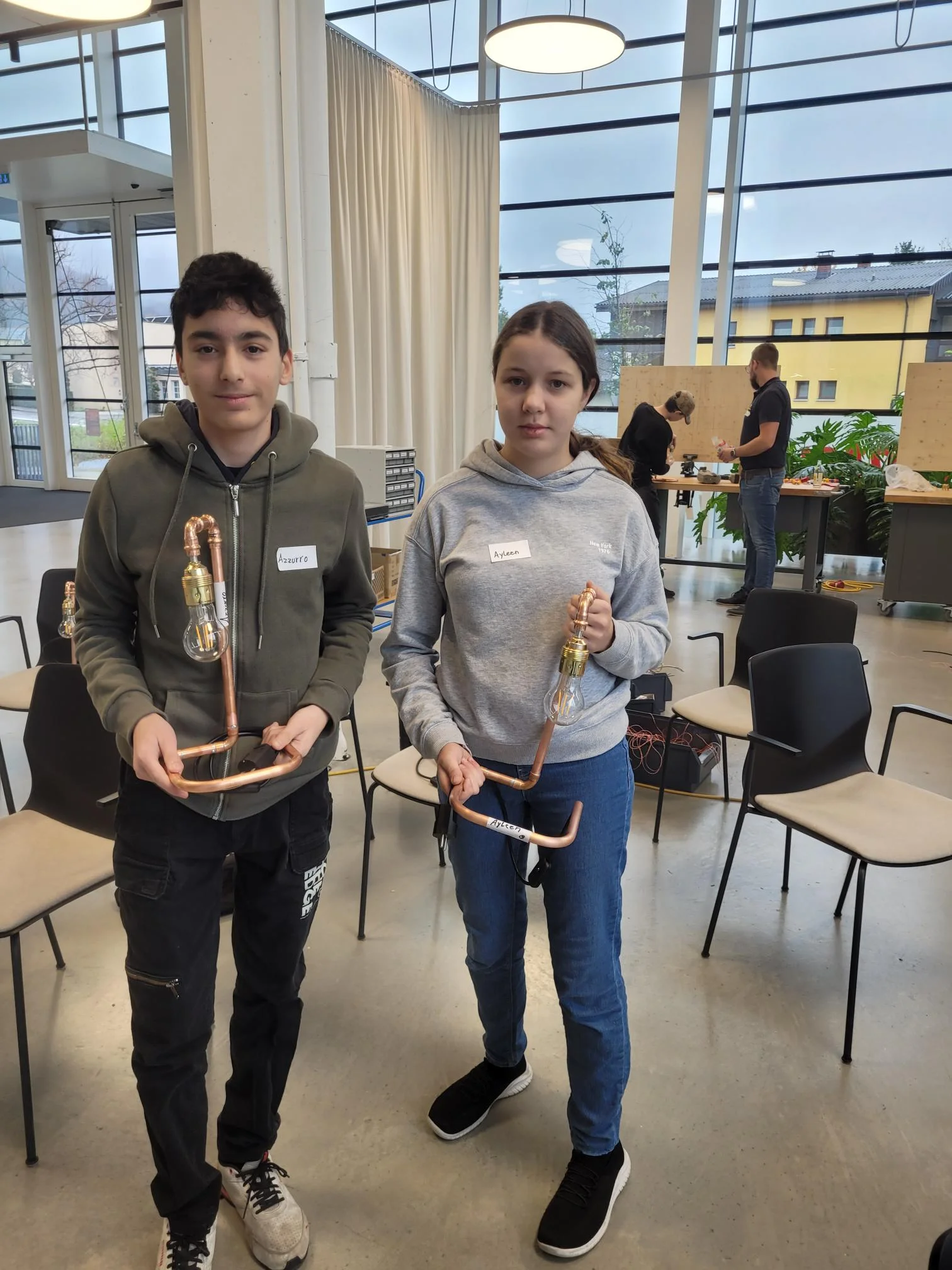 Mittelschule zu Besuch beim Dorfelektriker - Lehre Elektrotechnik